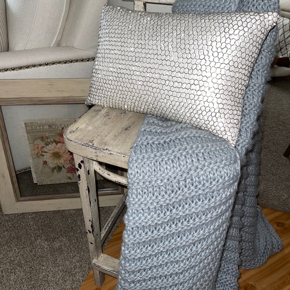 Decor - Picture 3 of 3